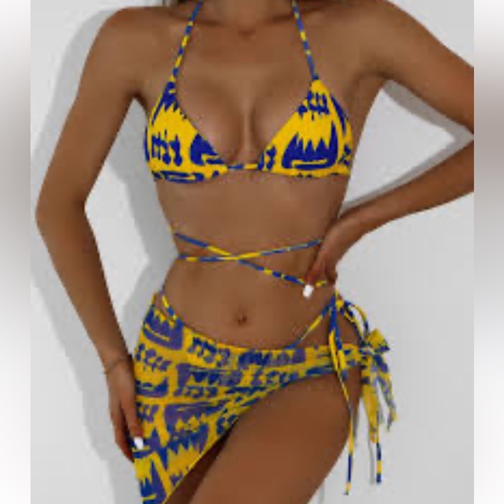 JC JuciSwim Women's 3 Piece Bikini Set
Fashion Abstract Print size Small